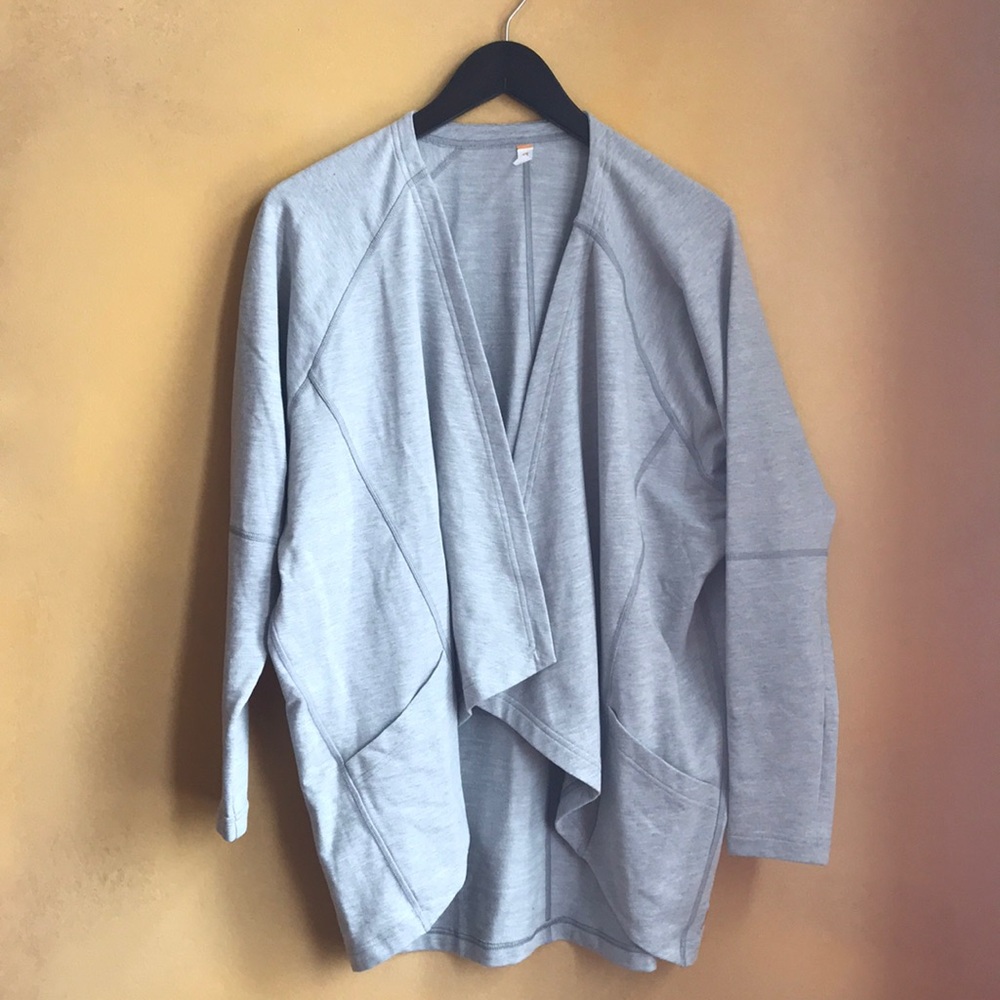 NWT Lucy Sweater 💕